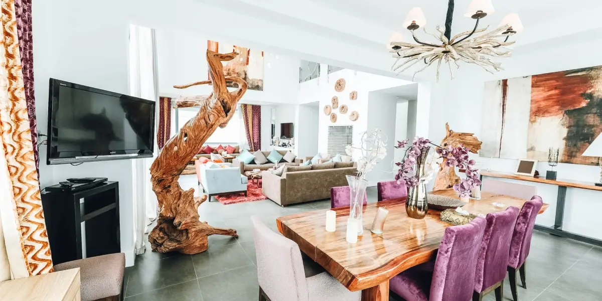 Villa allows groups of people to their personal space